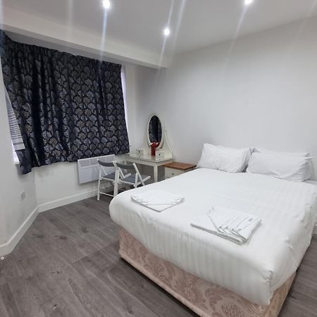 Brand New Studios In Harrow Ngoại thất bức ảnh
