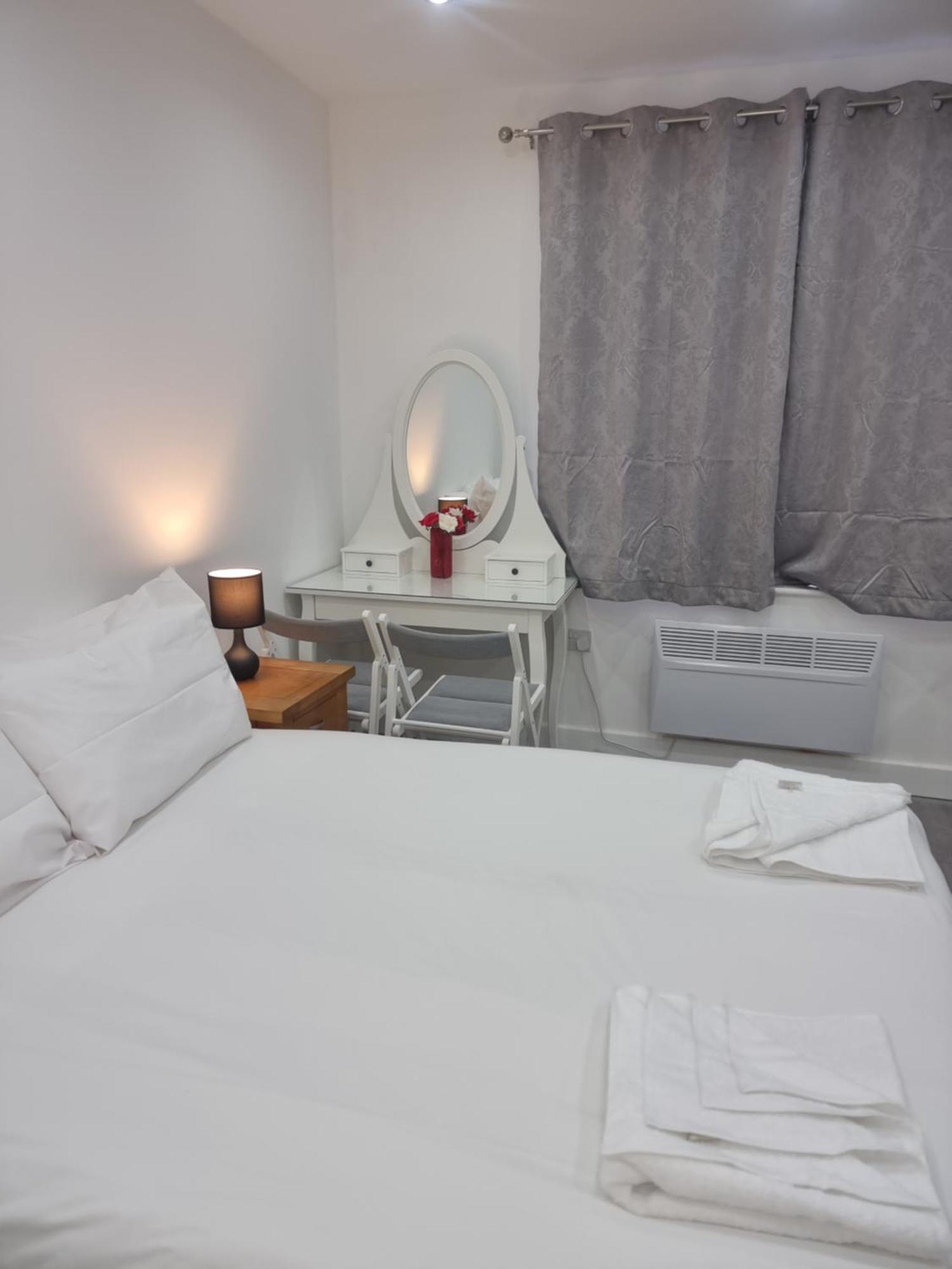 Brand New Studios In Harrow Ngoại thất bức ảnh
