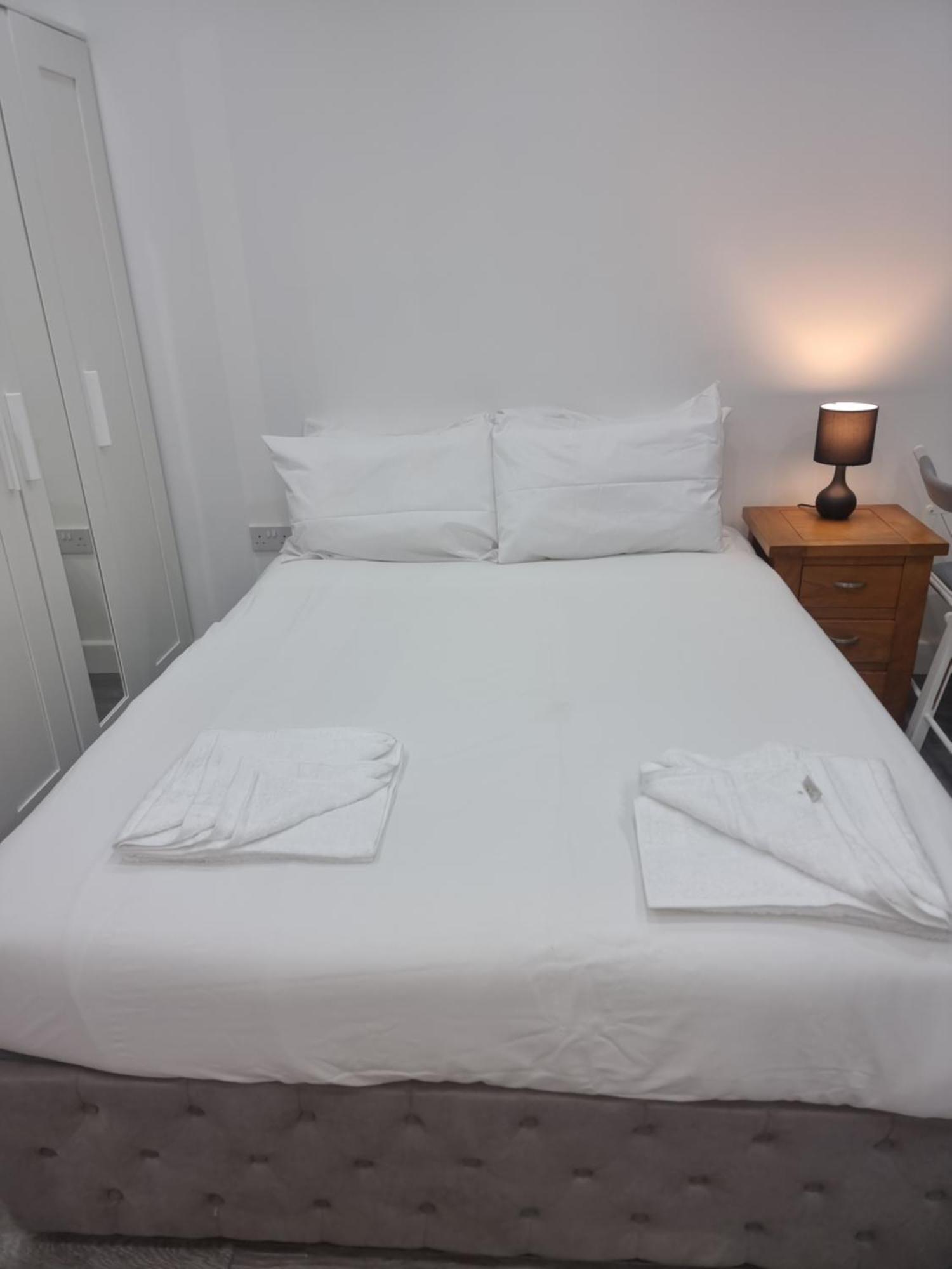 Brand New Studios In Harrow Ngoại thất bức ảnh