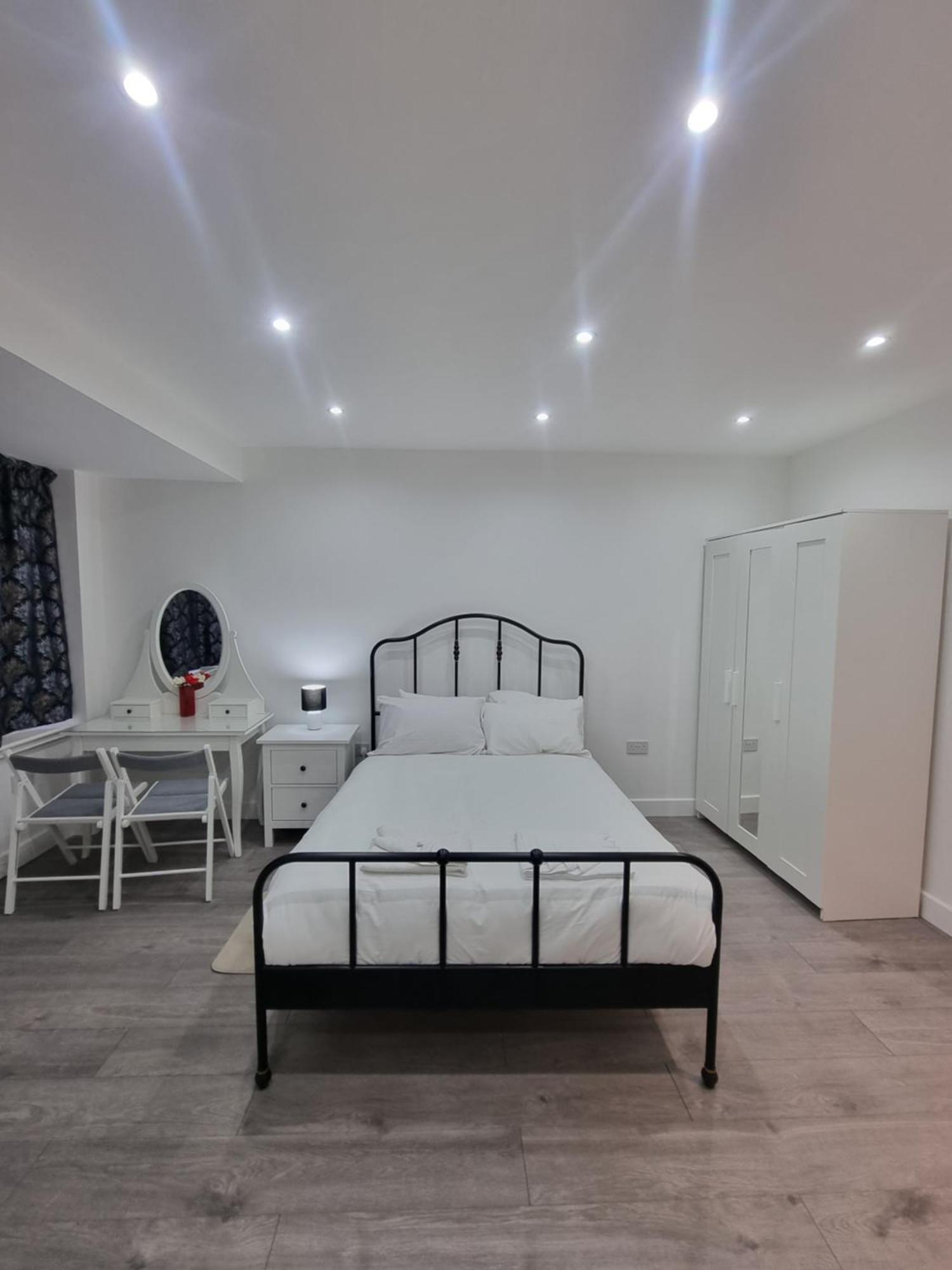 Brand New Studios In Harrow Ngoại thất bức ảnh