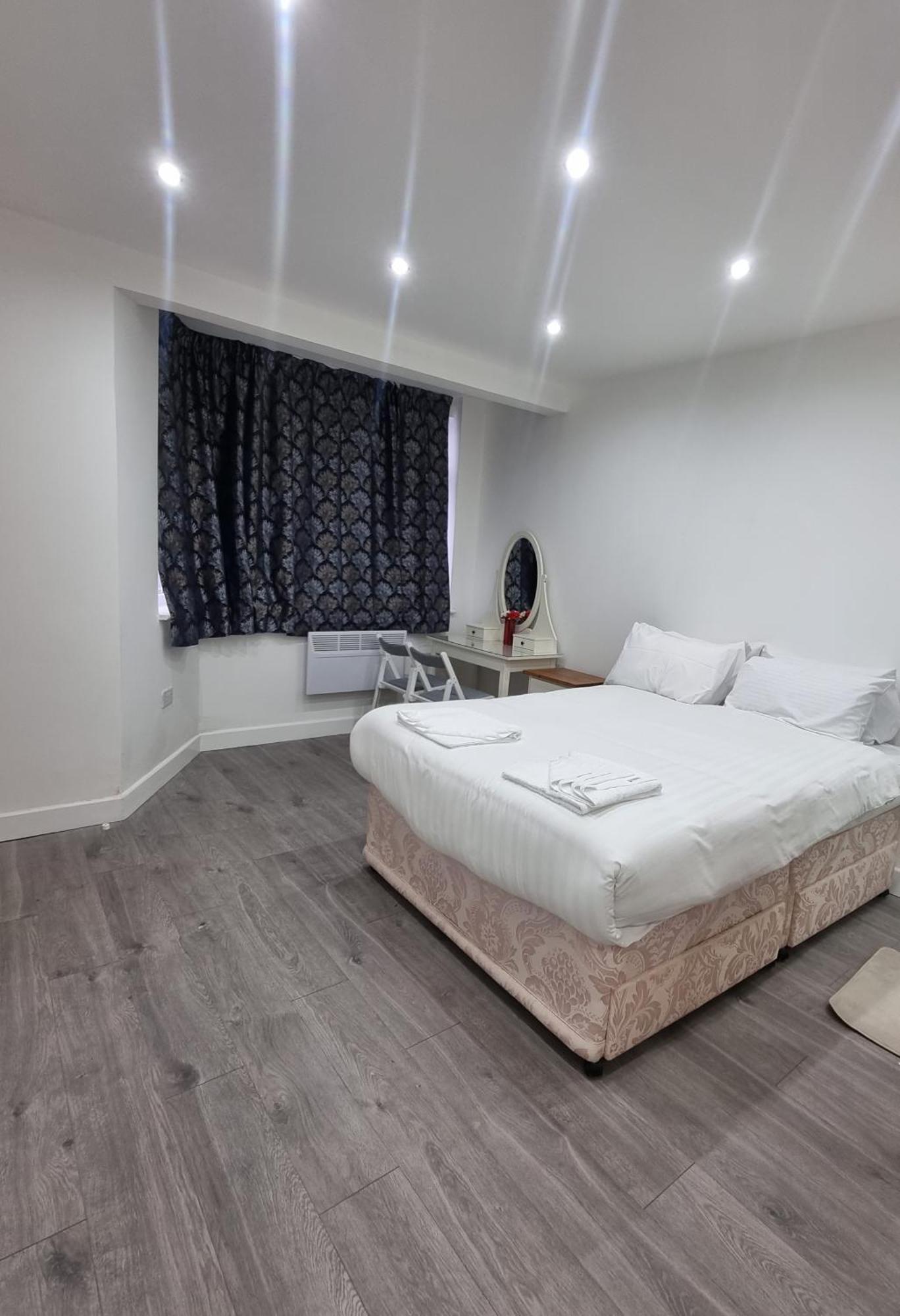 Brand New Studios In Harrow Ngoại thất bức ảnh