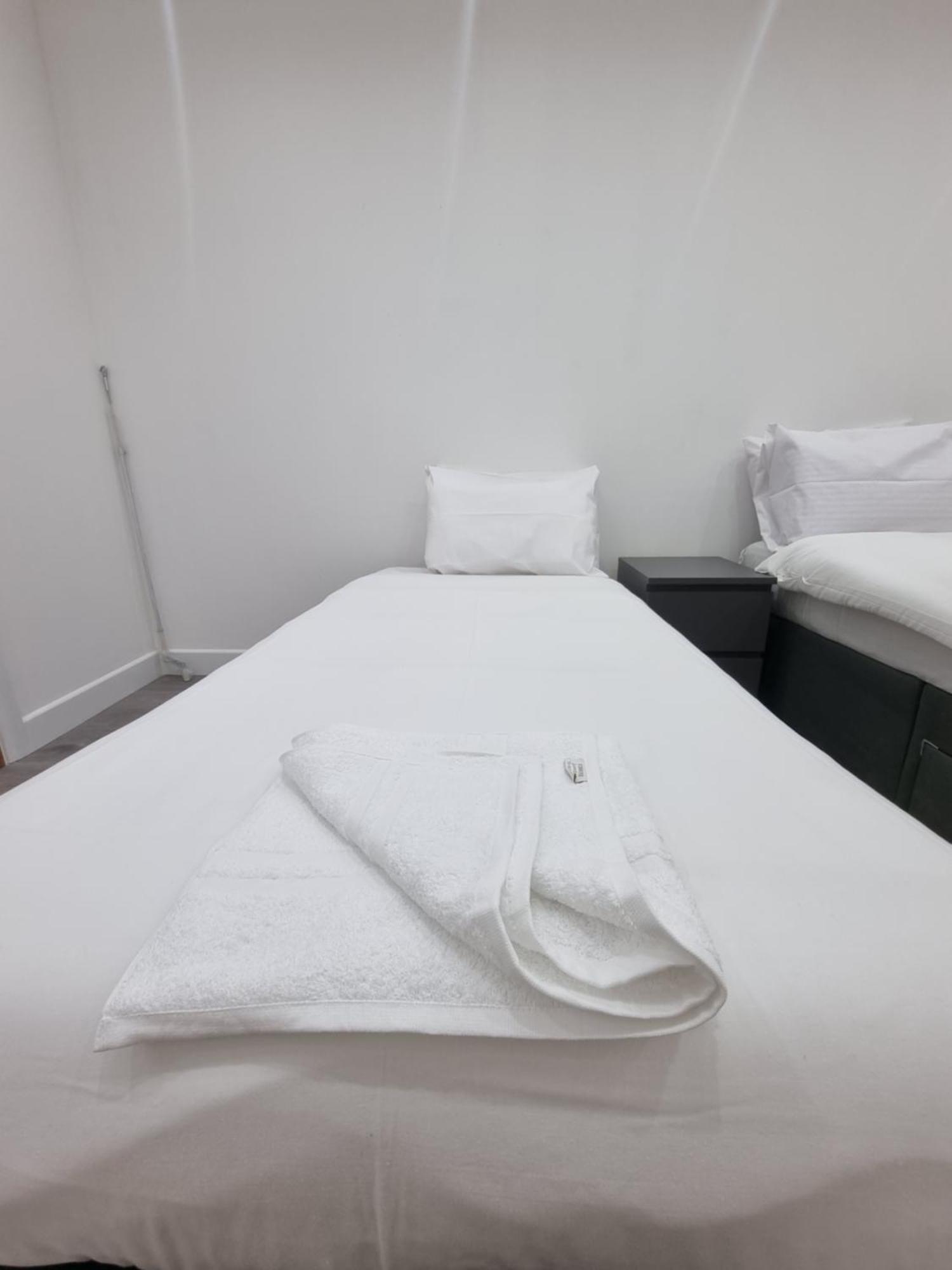 Brand New Studios In Harrow Ngoại thất bức ảnh