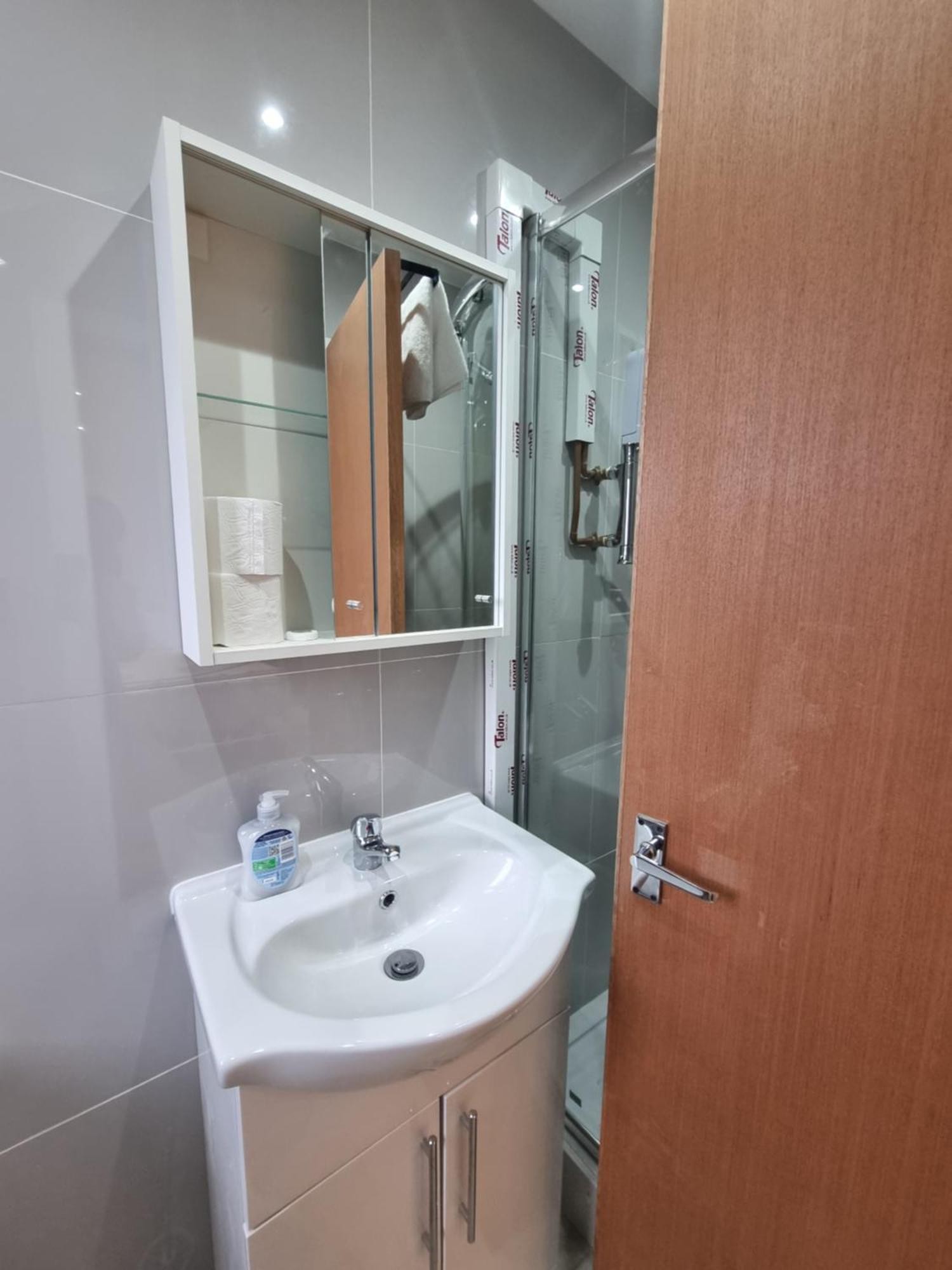 Brand New Studios In Harrow Ngoại thất bức ảnh